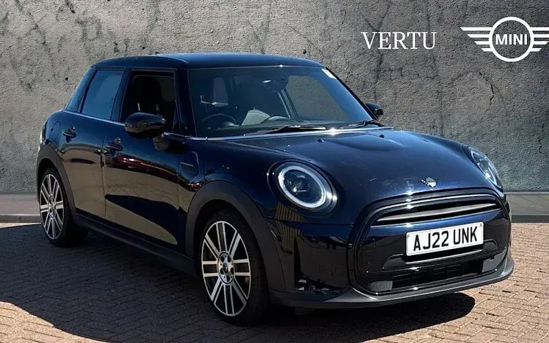 Używany Mini Cooper Exclusive 136 KM (100 kW) 2022 Hatchback