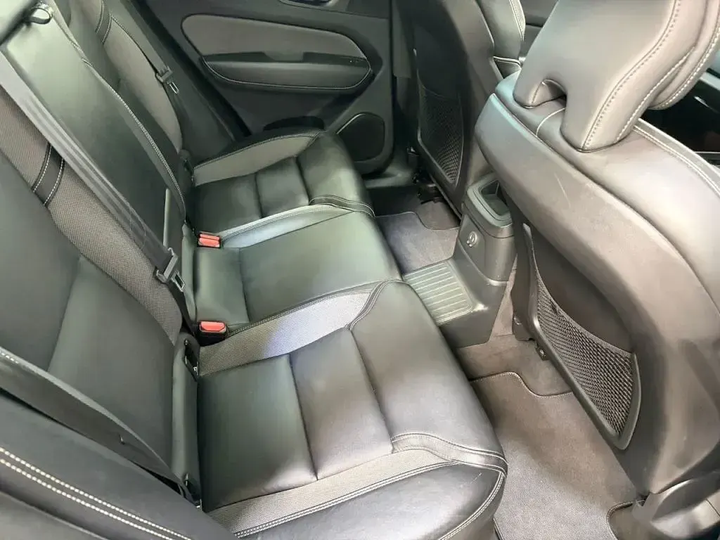 Usado Volvo XC60 R-Design Pro 2021 Gris SUV