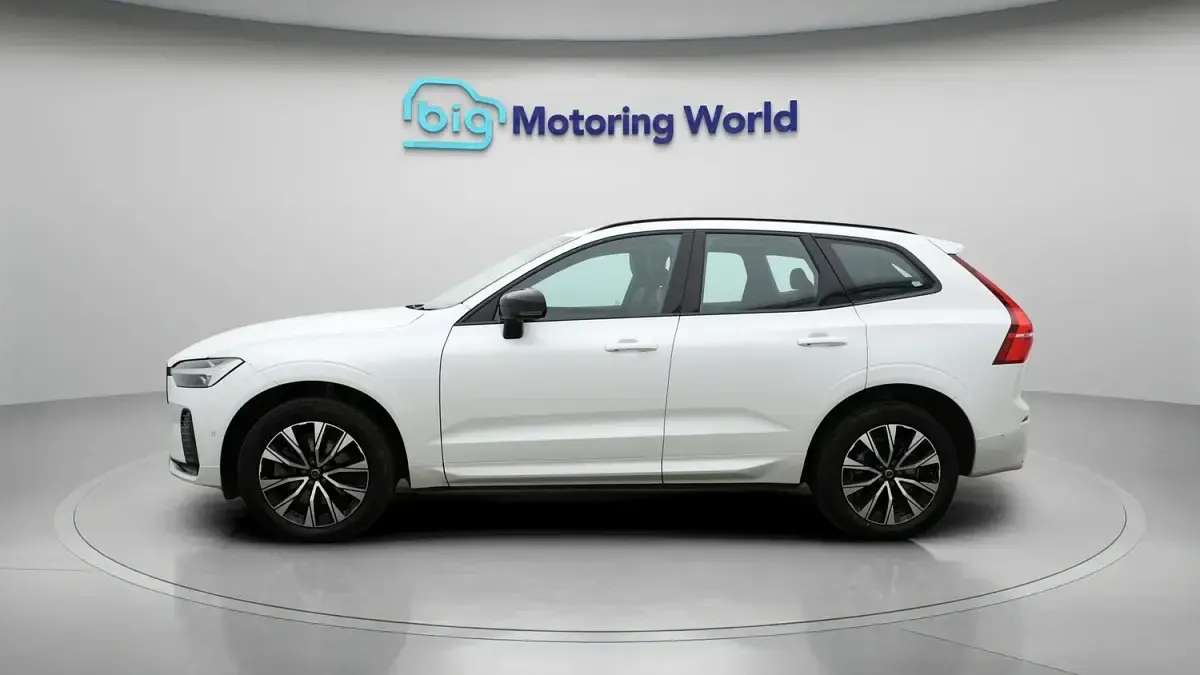 Used Volvo XC60 Plus 250 HP (183 kW) 2024 White SUV
