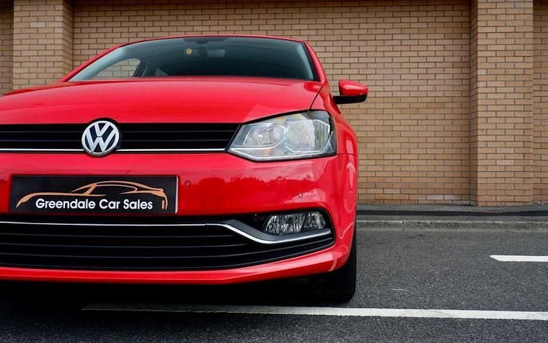 Used VW Polo Match 90 HP (66 kW) 2016 Red Hatchback