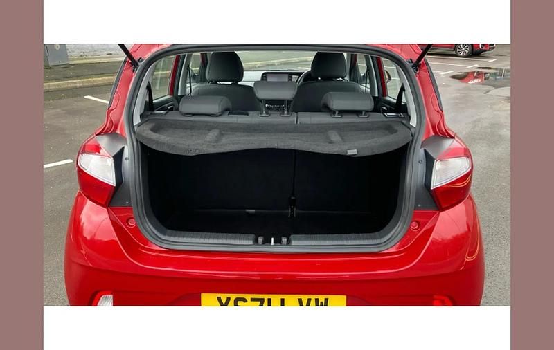 Used Hyundai i10 SE 84 HP (61 kW) 2021 Red Hatchback