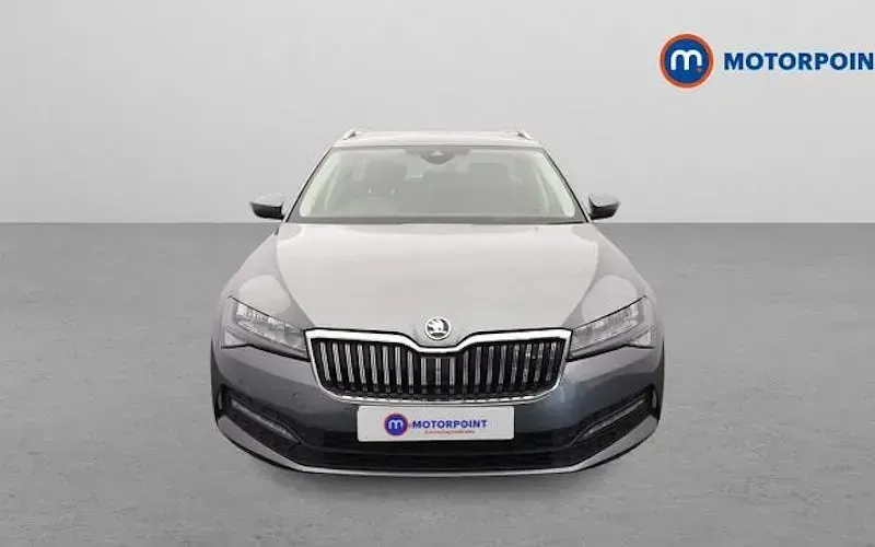 Usado Skoda Superb SE 150 HP (110 kW) 2022 Cinzento Carrinha