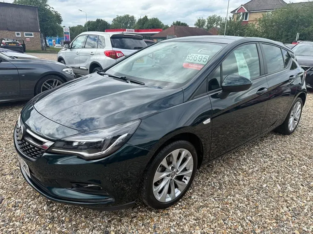 Used Vauxhall Astra S 105 HP (77 kW) 2018 Green Hatchback