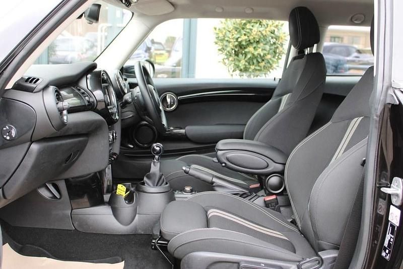 Used Mini Cooper S Classic 192 HP (141 kW) 2020 Black Hatchback