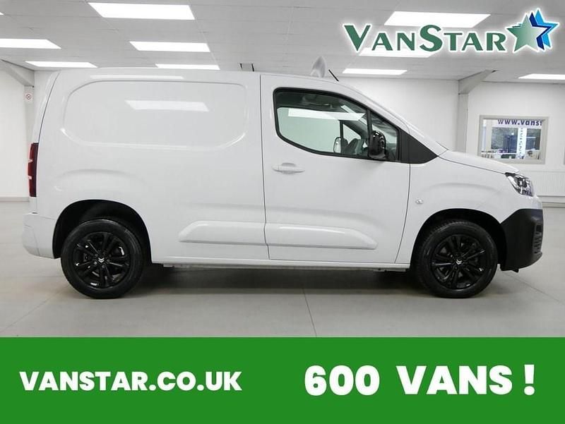 White Used 2023 Citroën Berlingo MPV | £16,789 (Fair price) - Image 1/4