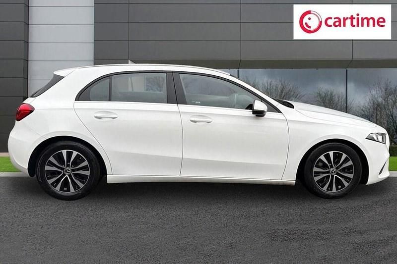 Used Mercedes A180 SE 116 HP (85 kW) 2022 White Hatchback