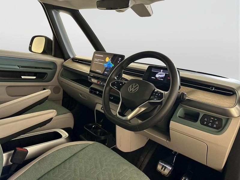 Begagnad VW ID. Buzz Pro 150 kW (204 HK) 2023 Silver Minibuss
