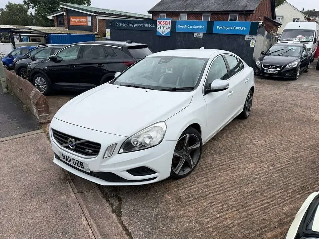 Used Volvo S60 R-Design 163 HP (119 kW) 2011 White Sedan