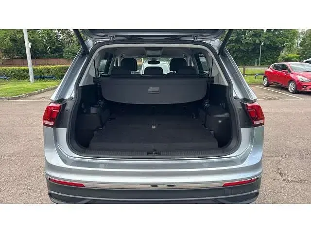 Used VW Tiguan Life 147 HP (108 kW) 2023 Silver SUV