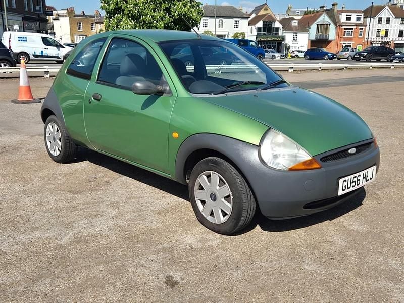 Usado Ford Ka 70 HP (51 kW) 2006 Verde Citadino