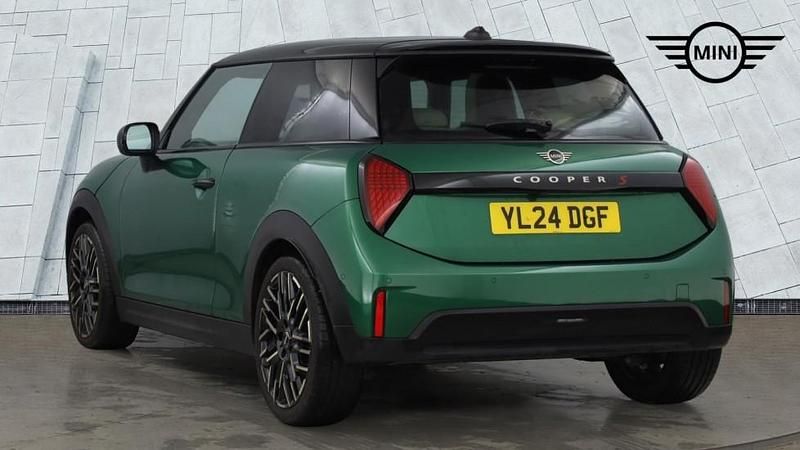 Used Mini Cooper S Hatch 201 HP (147 kW) 2024 Green Hatchback