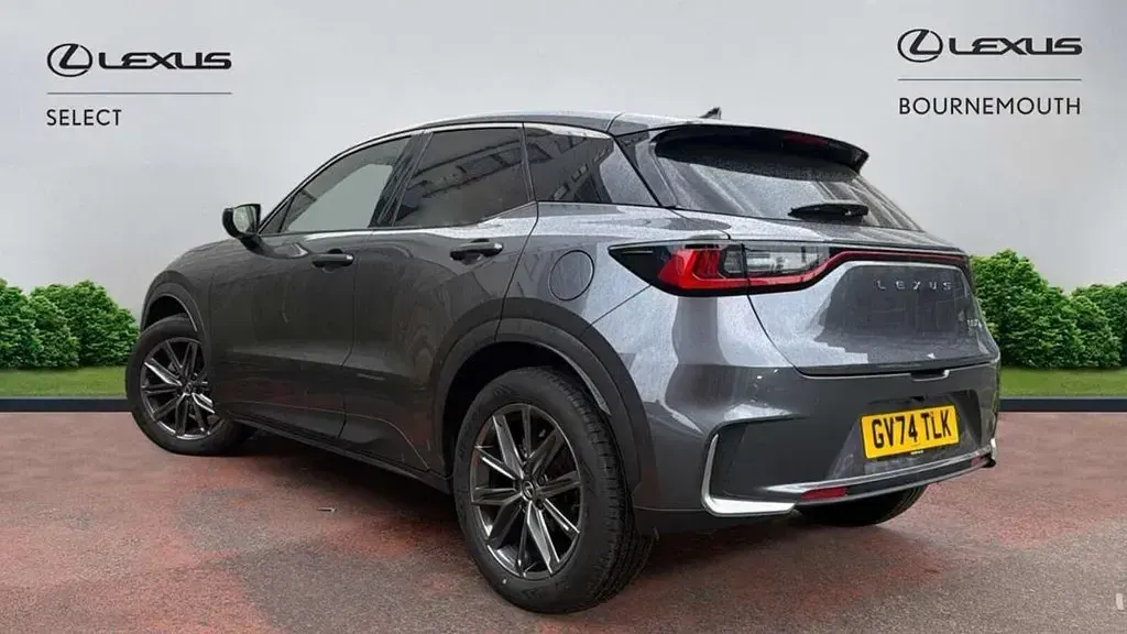 Second-hand Lexus LBX 136 CP (100 kW) 2025 SUV