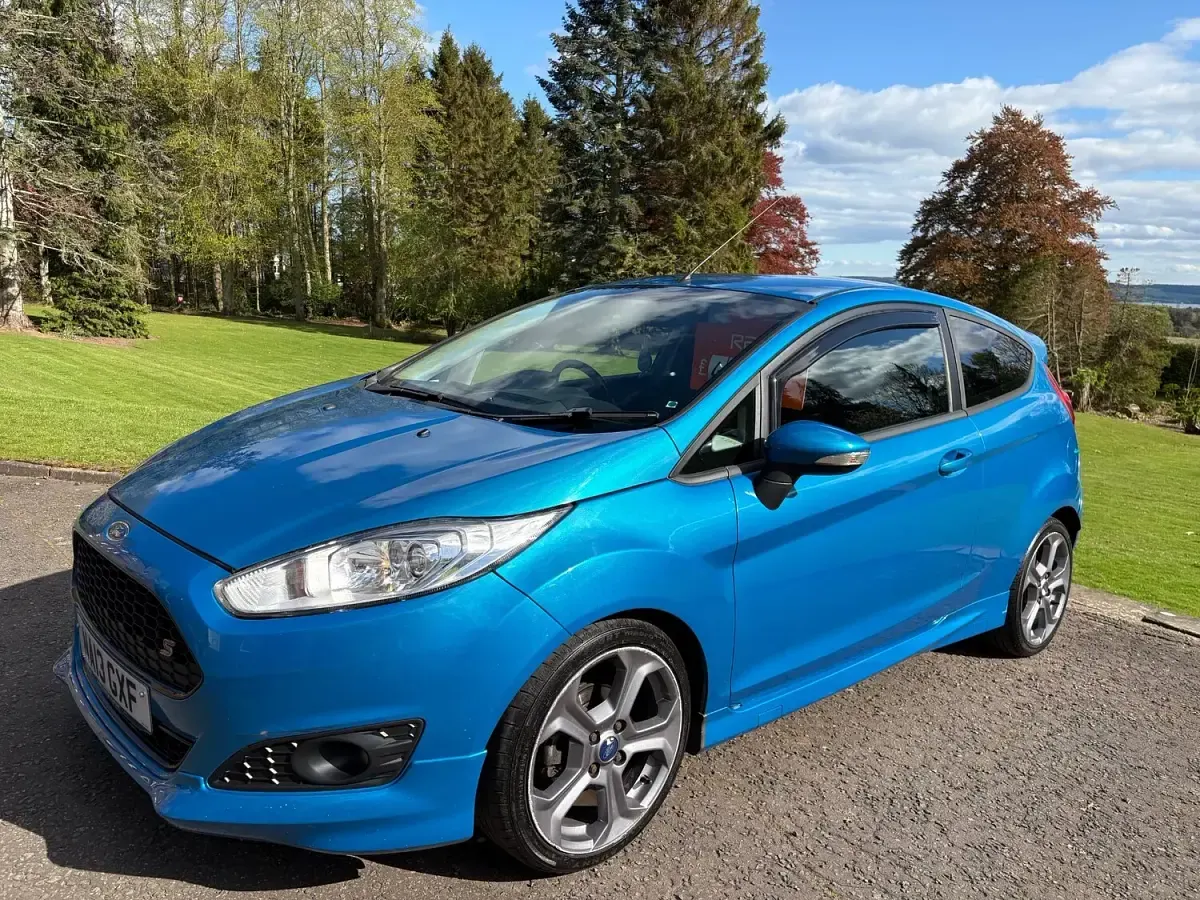 Used Ford Fiesta Zetec 125 HP (91 kW) 2013 Blue Hatchback