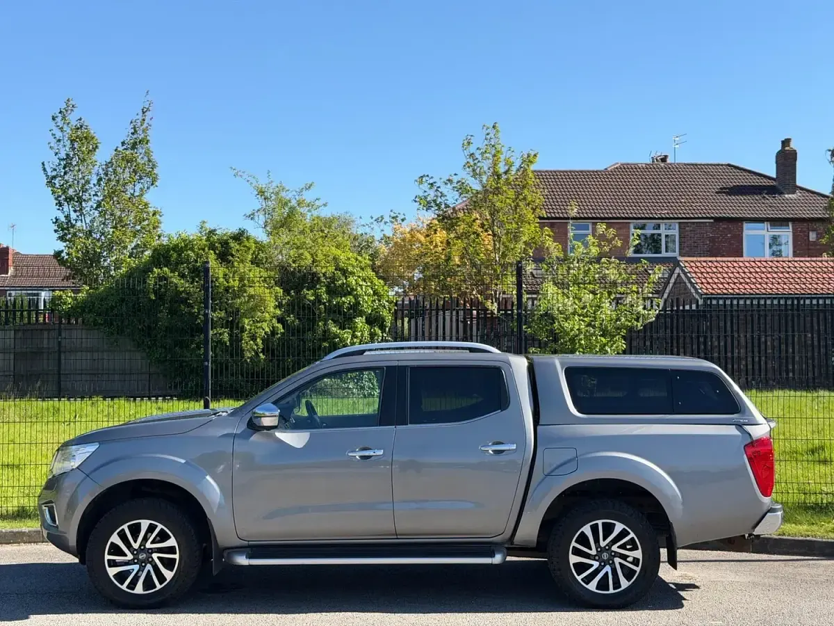 Used Nissan Navara Tekna 190 HP (139 kW) 2017 Grey Pickup
