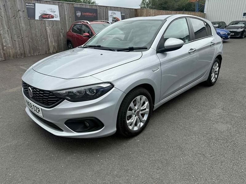 Silver Used 2018 Fiat Tipo Easy Plus Hatchback | £4,900 (Super price) - Image 1/4
