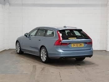 Used Volvo V90 Momentum 190 HP (139 kW) 2020 Blue Estate