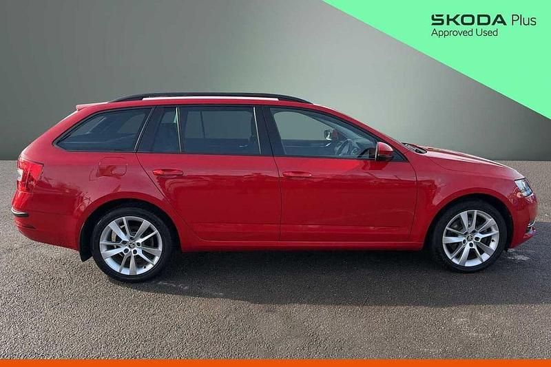 Used Skoda Octavia SE L 187 HP (137 kW) 2018 Corrida red Estate