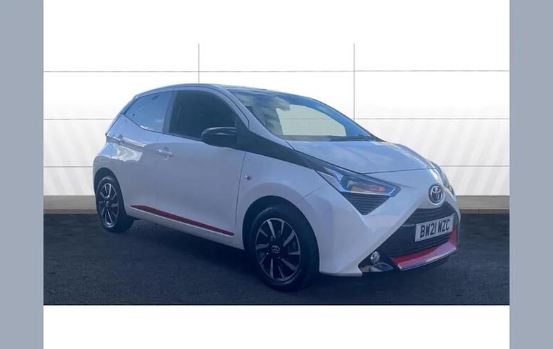 Used Toyota Aygo Trend 72 HP (52 kW) 2021 White Hatchback