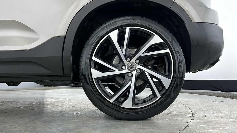 Usado Volvo XC40 R-Design Pro 161 HP (118 kW) 2021 Cinzento SUV
