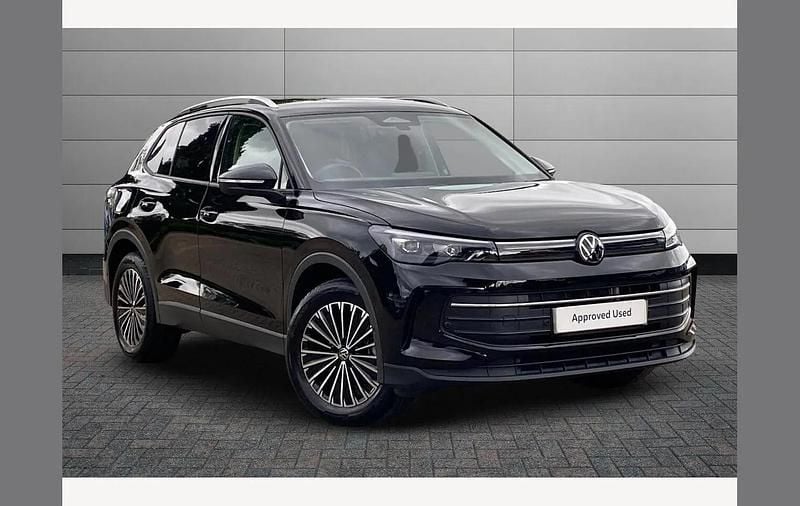 Black Used 2025 VW Tiguan Match SUV | £31,095 (A bit pricey) - Image 1/3