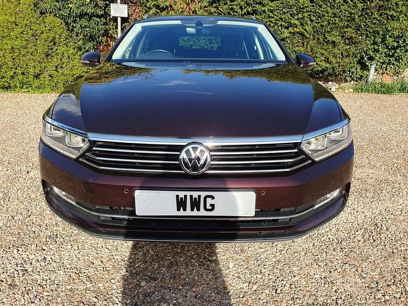 Used VW Passat GT 150 HP (110 kW) 2018 Red Estate