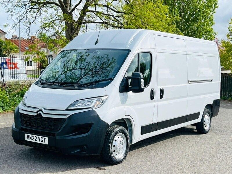 White Used 2022 Citroën Relay Van | £12,995 (Fair price) - Image 1/4