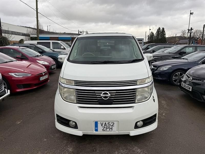 Used Nissan Elgrand 2002 White MPV
