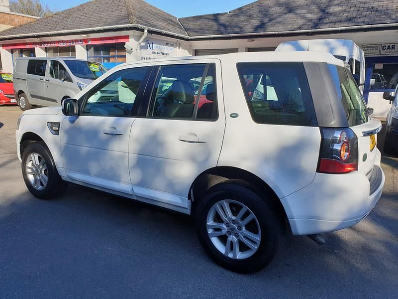 Used Land Rover Freelander 2 S 150 HP (110 kW) 2012 White SUV