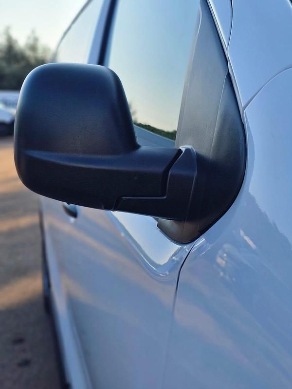 Used Vauxhall Vivaro S 100 HP (73 kW) 2023 White MPV