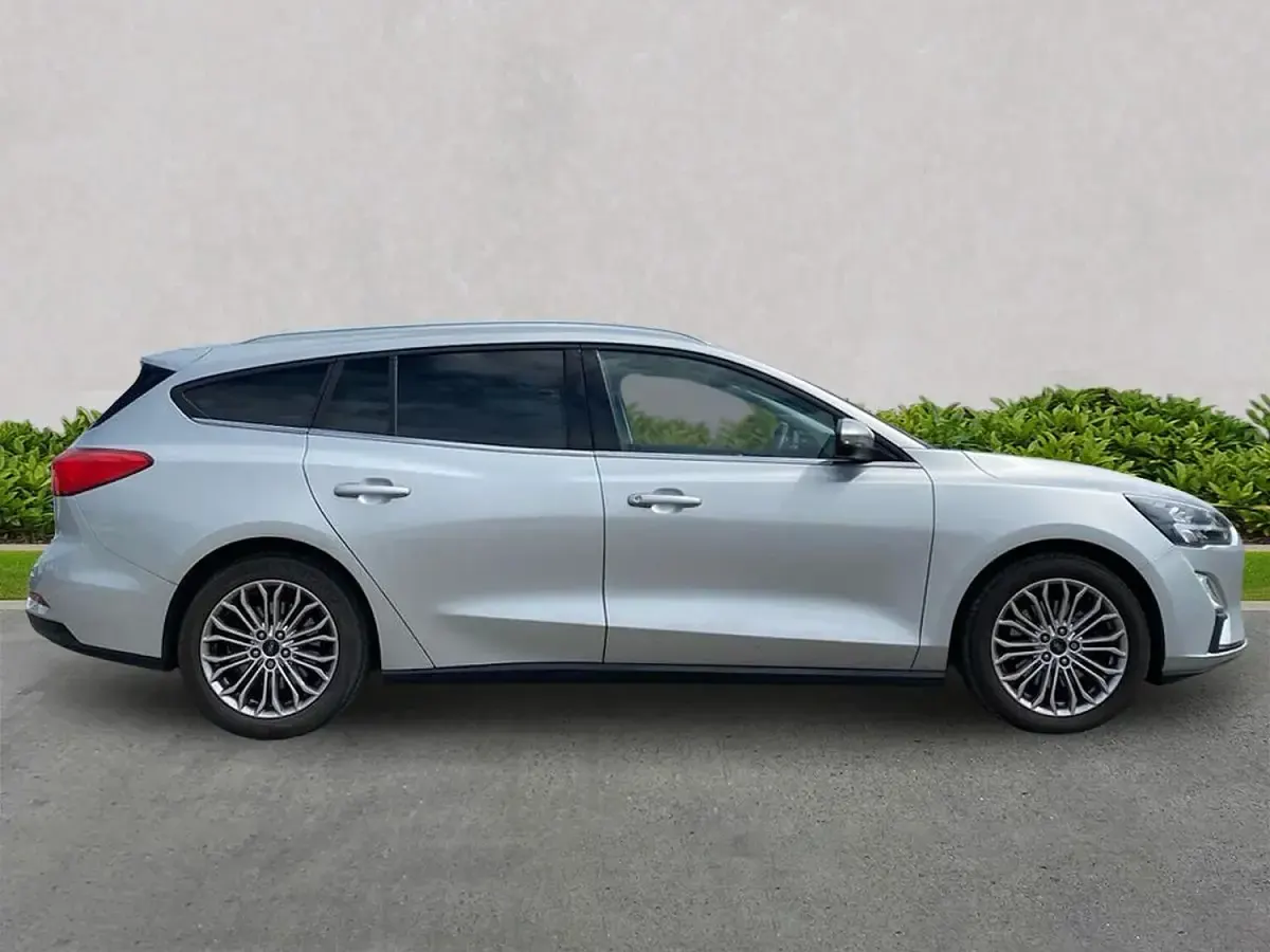 Used Ford Focus Titanium X 125 HP (91 kW) 2021 Silver Estate