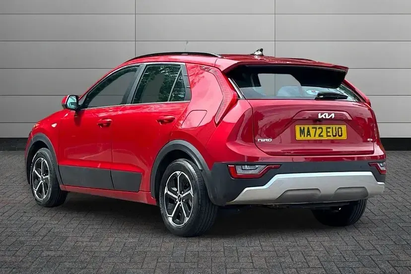 Used Kia Niro 139 HP (102 kW) 2022 Runway red SUV