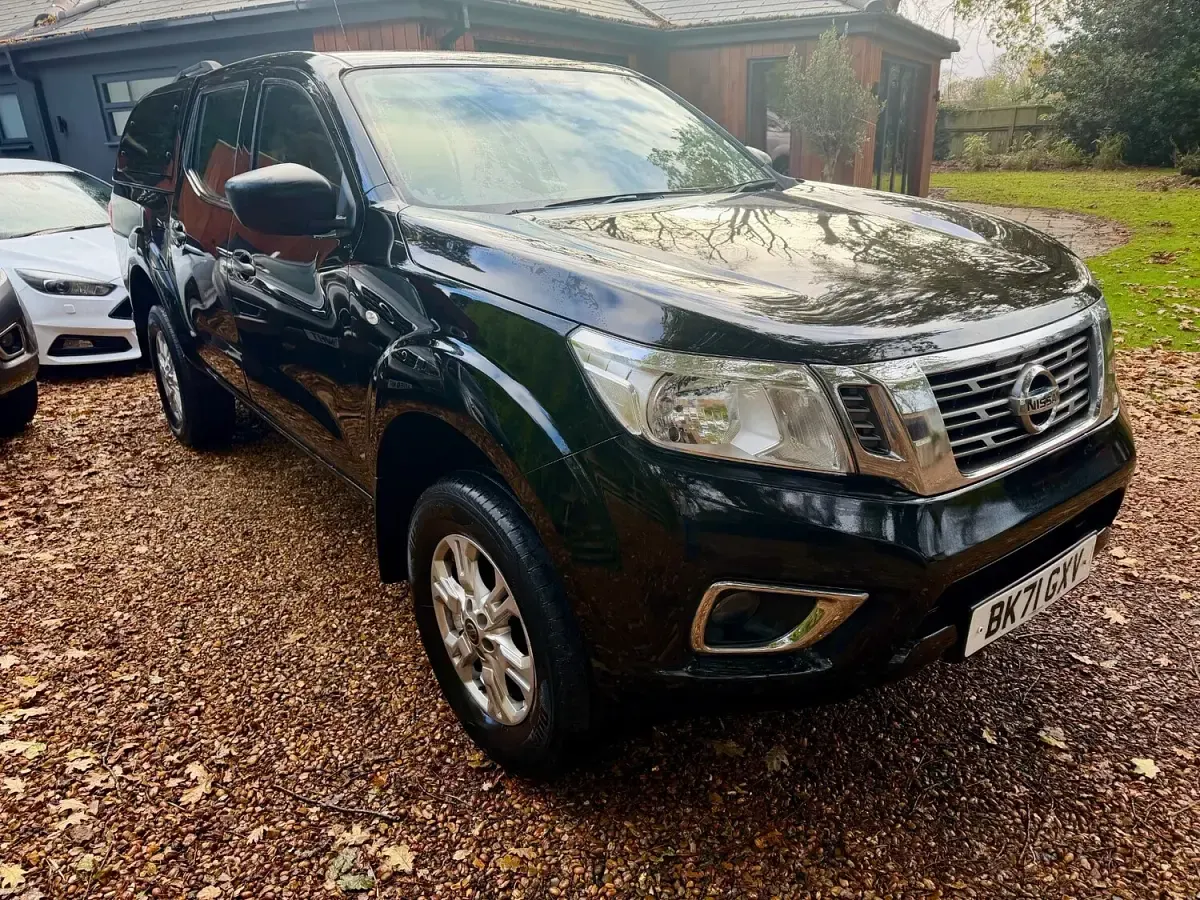Usado Nissan Navara Acenta 2021 Negro Pickup/Camioneta