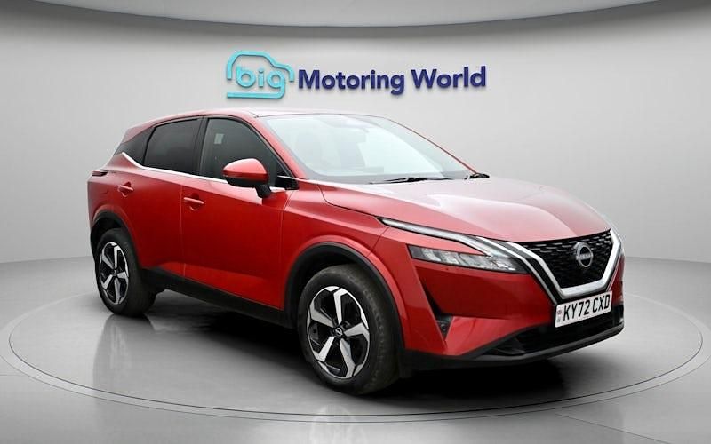 Used Nissan Qashqai N-Connecta 140 HP (102 kW) 2023 Red SUV