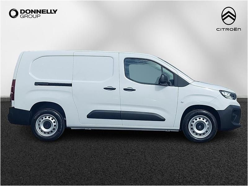 Novo Citroën Berlingo 101 HP (74 kW) 2025 Branco Monovolume