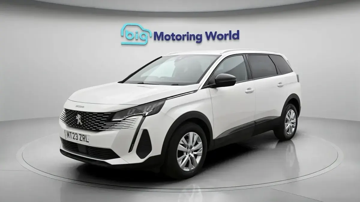 Used Peugeot 5008 Active+ 131 HP (96 kW) 2023 White SUV