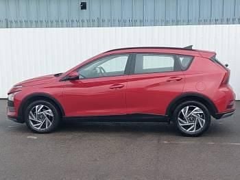 Usado Hyundai Bayon Advanced 100 CV (73 kW) 2025 Rojo SUV