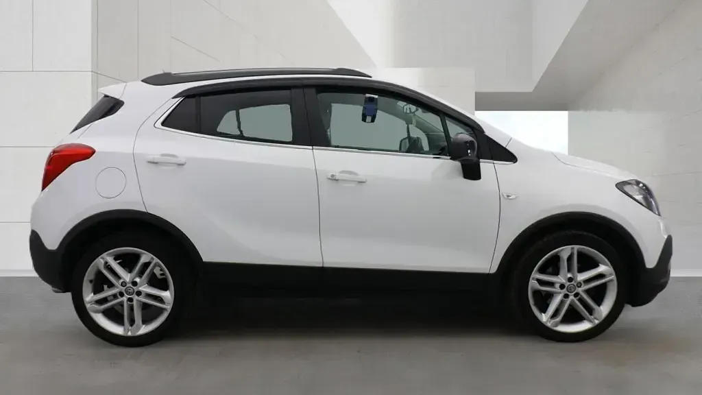 Used Vauxhall Mokka Edition 136 HP (100 kW) 2016 White SUV