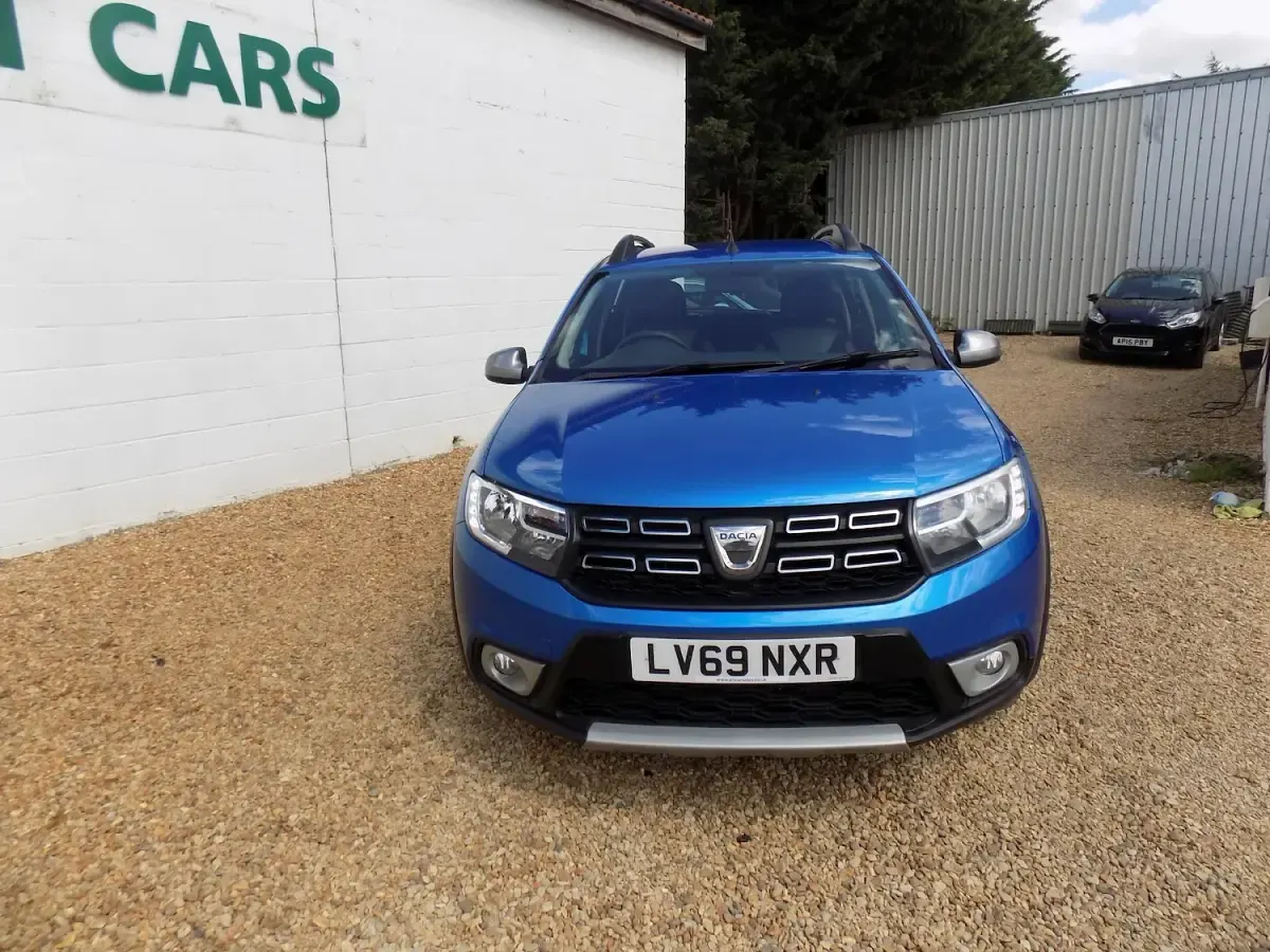 Used Dacia Sandero Essentiel 90 HP (66 kW) 2019 Blue Hatchback