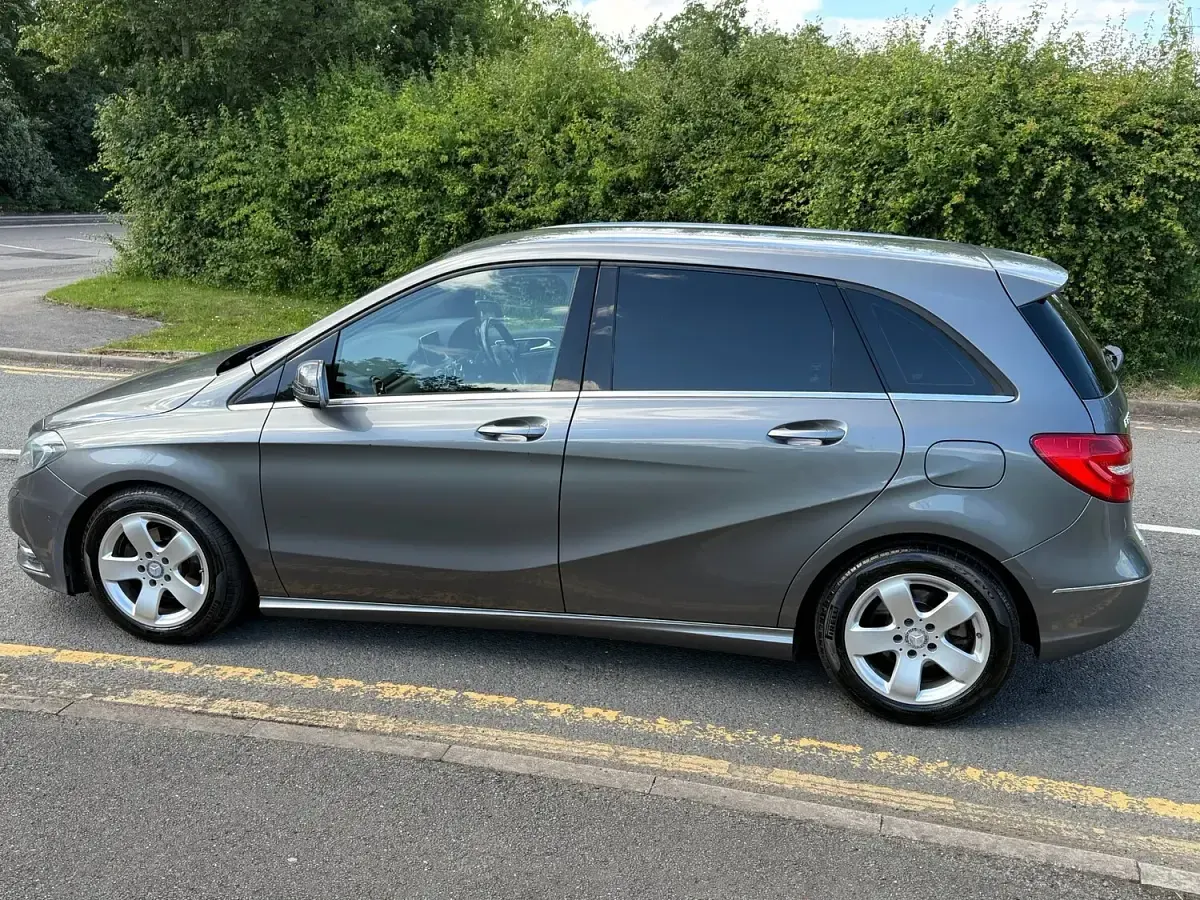 Used Mercedes B180 SE 2012 Grey Hatchback
