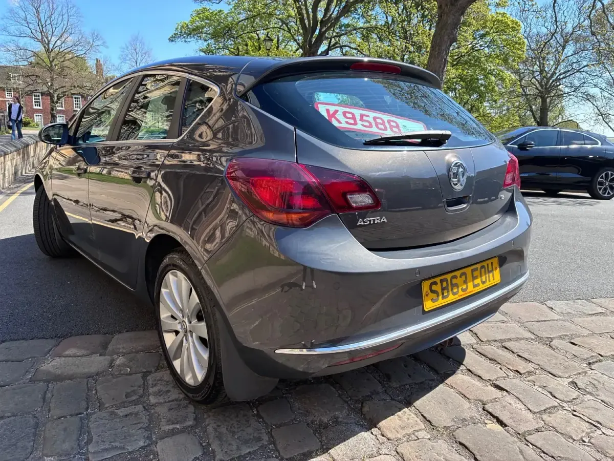 Gebraucht Vauxhall Astra Elite 2014 Grau Kleinwagen
