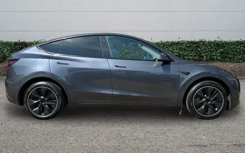 Used Tesla Model Y Long Range AWD 286 kW (389 HP) 2025 SUV