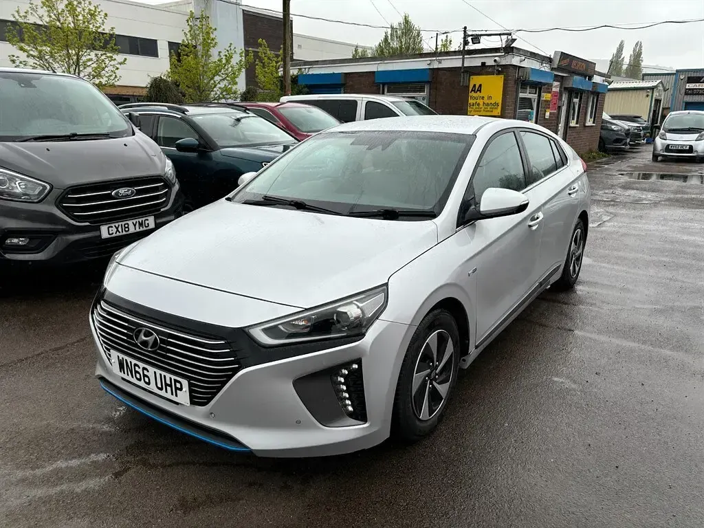 Used Hyundai Ioniq Premium SE 141 HP (103 kW) 2016 Silver Hatchback
