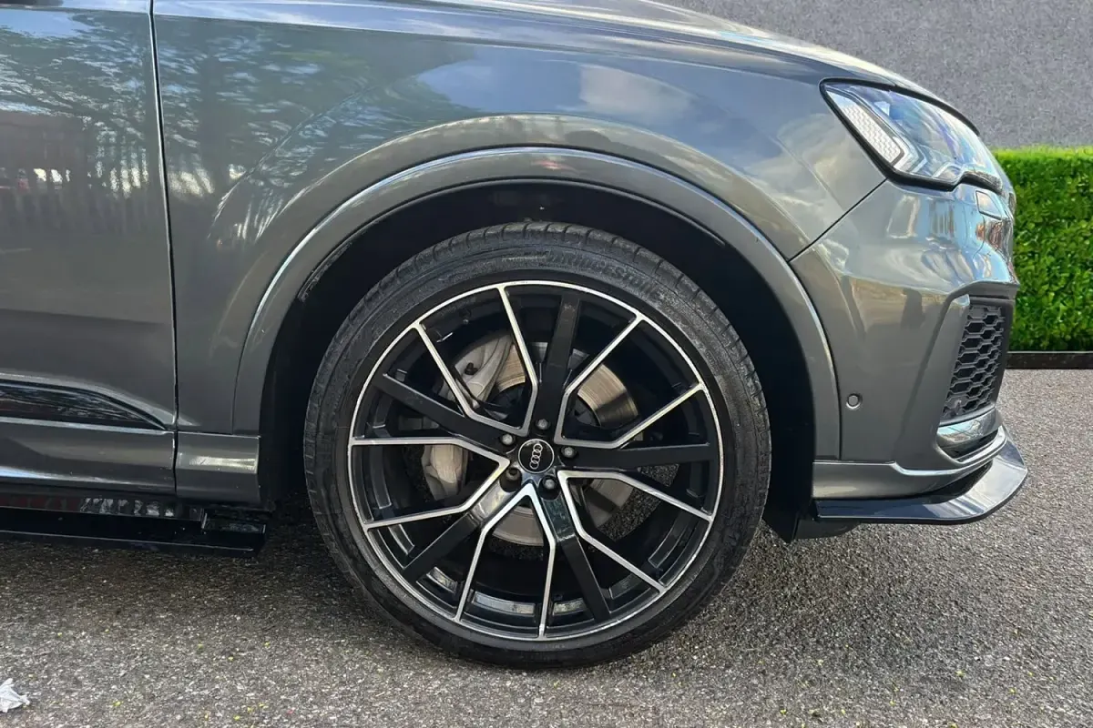 Używany Audi Q7 S-Line 340 KM (250 kW) 2023 Szary SUV