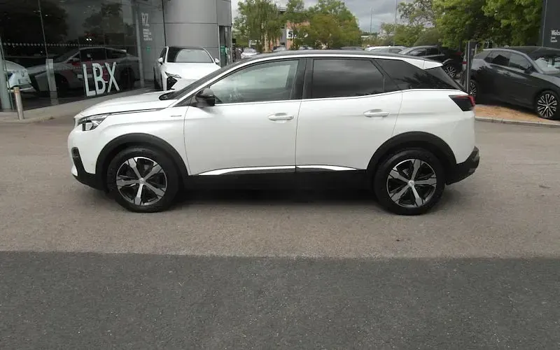 Used Peugeot 3008 GT-line 131 HP (96 kW) 2020 White SUV