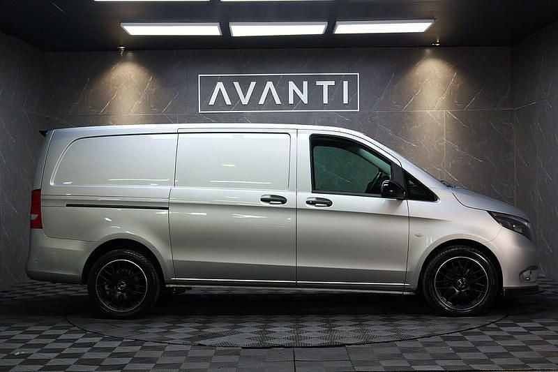 Used Mercedes Vito Progressive 114 HP (83 kW) 2019 Silver Van