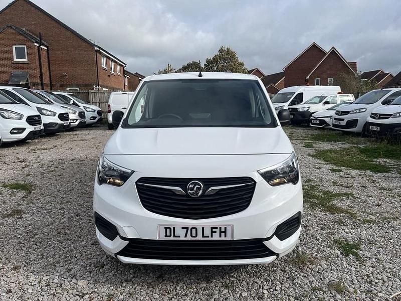 Used Vauxhall Combo Sportive 100 HP (73 kW) 2020 White MPV
