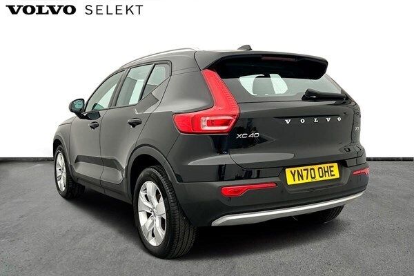 Used Volvo XC40 Momentum 161 HP (118 kW) 2020 Black SUV