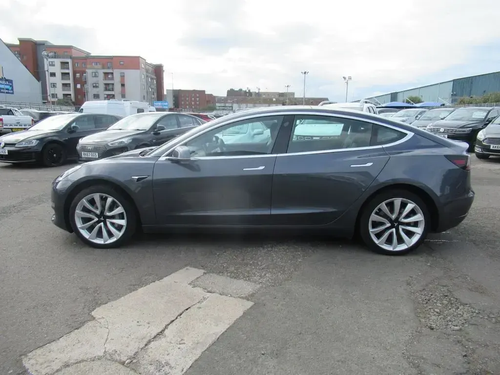 Used Tesla Model 3 Standard Range 239 kW (325 HP) 2019 Grey Sedan