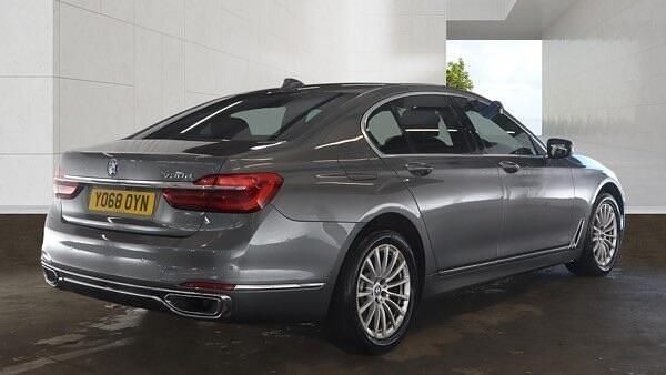 Usado BMW 730 Exclusive 2018 Gris Berlina