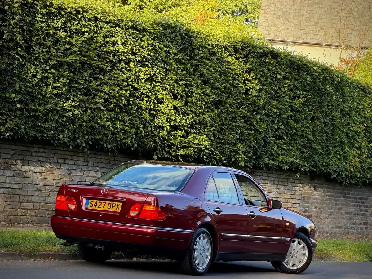 Used Mercedes E280 Elegance 1998 Red Sedan